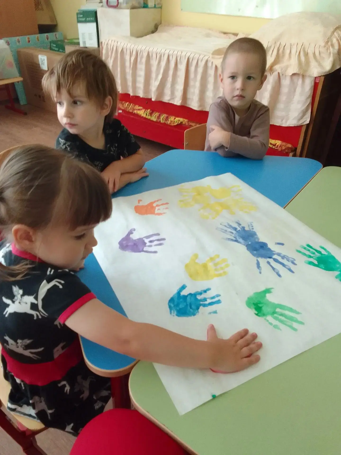 Лето-это любимая пора для детей и взрослых. Ребята младшей группы 3 решили сказать лету...