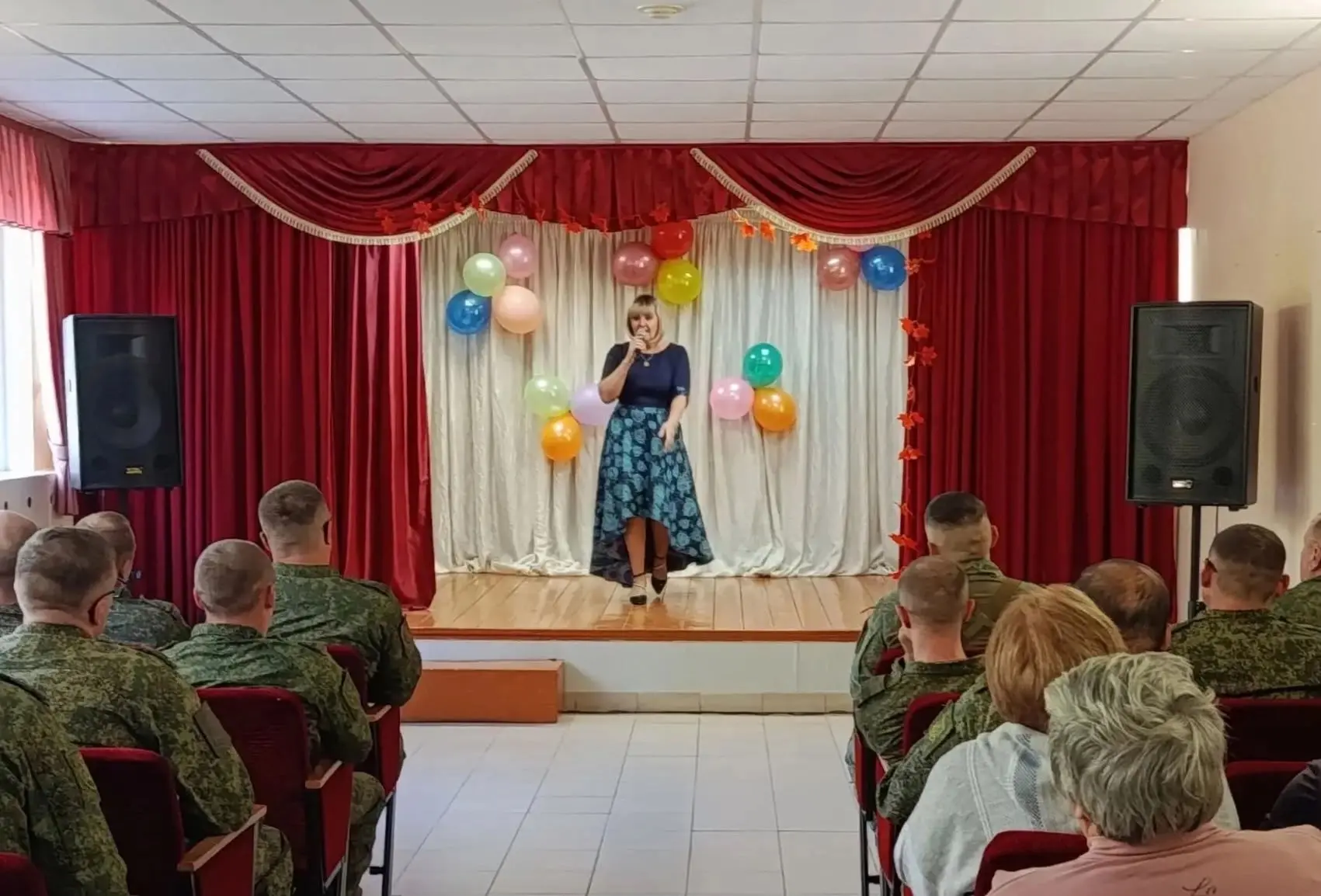 🎶 Самодеятельные артисты Каширского района выступили с выездным концертом перед военно...