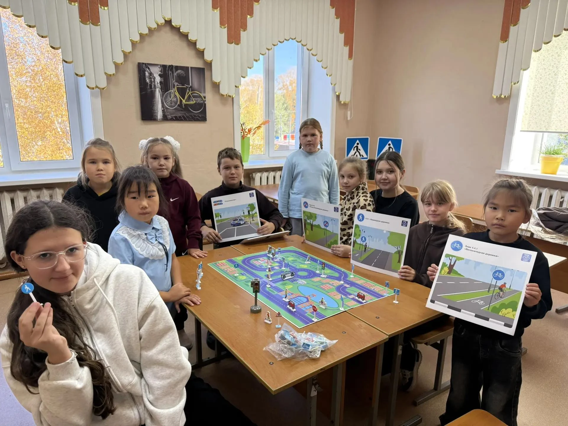 🚦 Наставники с жезлом: «Пионер» учит безопасности 👮‍♂️✨