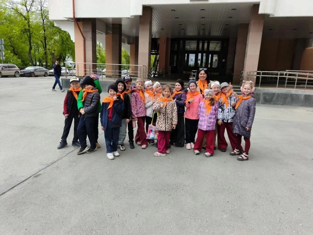 📅 12 мая 2026 года воспитанники групп продлённого дня посетили Екатеринбургский театр кукол - мы пос