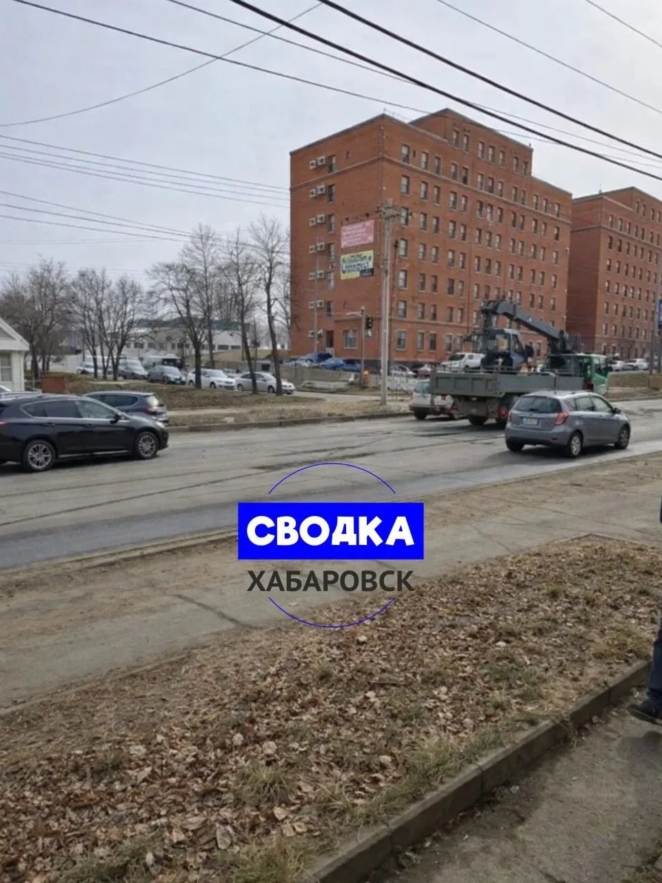 Грузовик оборвал провода на улице Джамбула. Трамваи не ходят.  НЕ ЗАБУДЬ ПОДПИСАТЬСЯ ⤵️