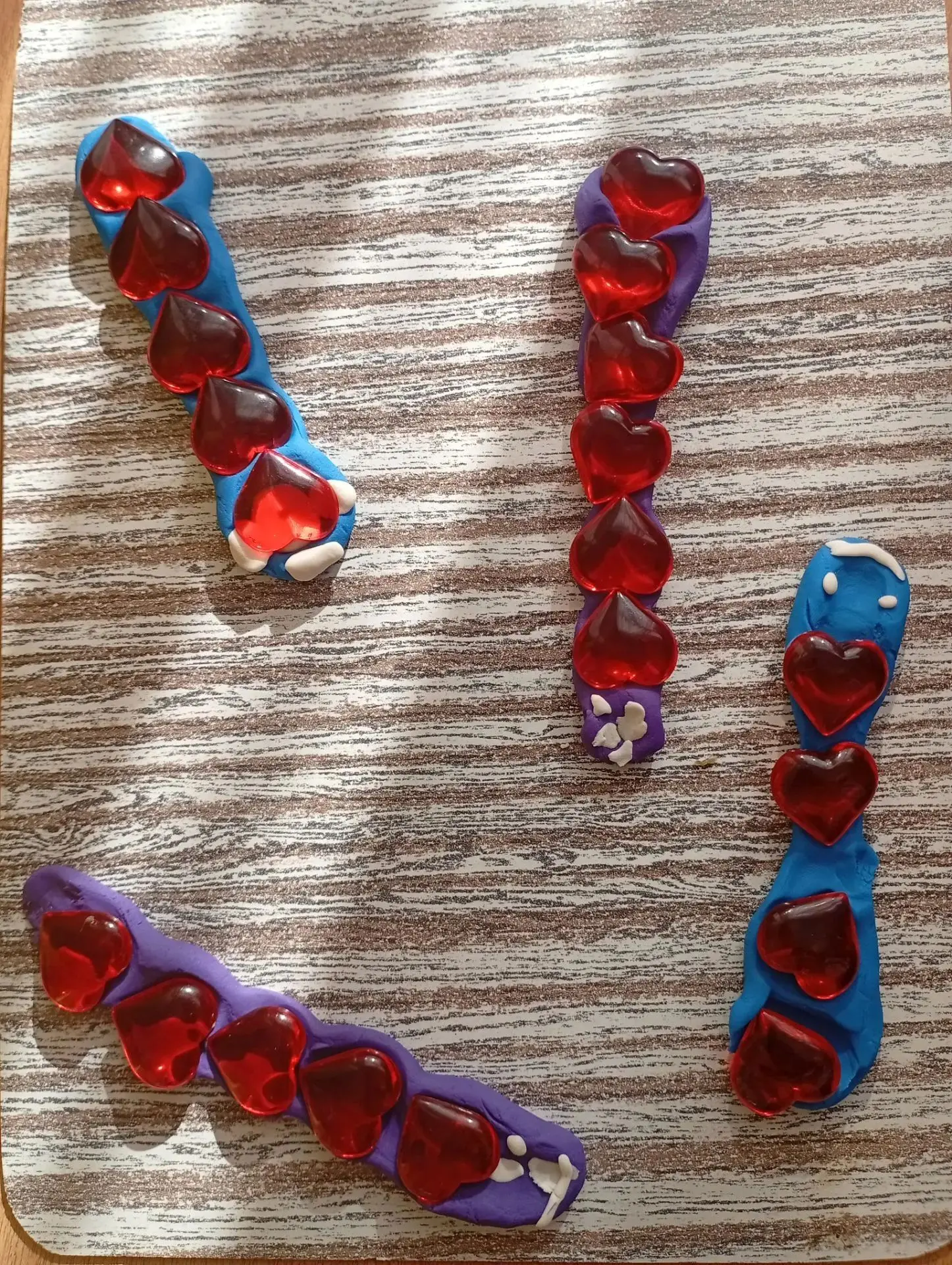 Лепка во второй младшей группе «Длинная змейка» 🐍😊. На занятии дети лепили сначала зм...