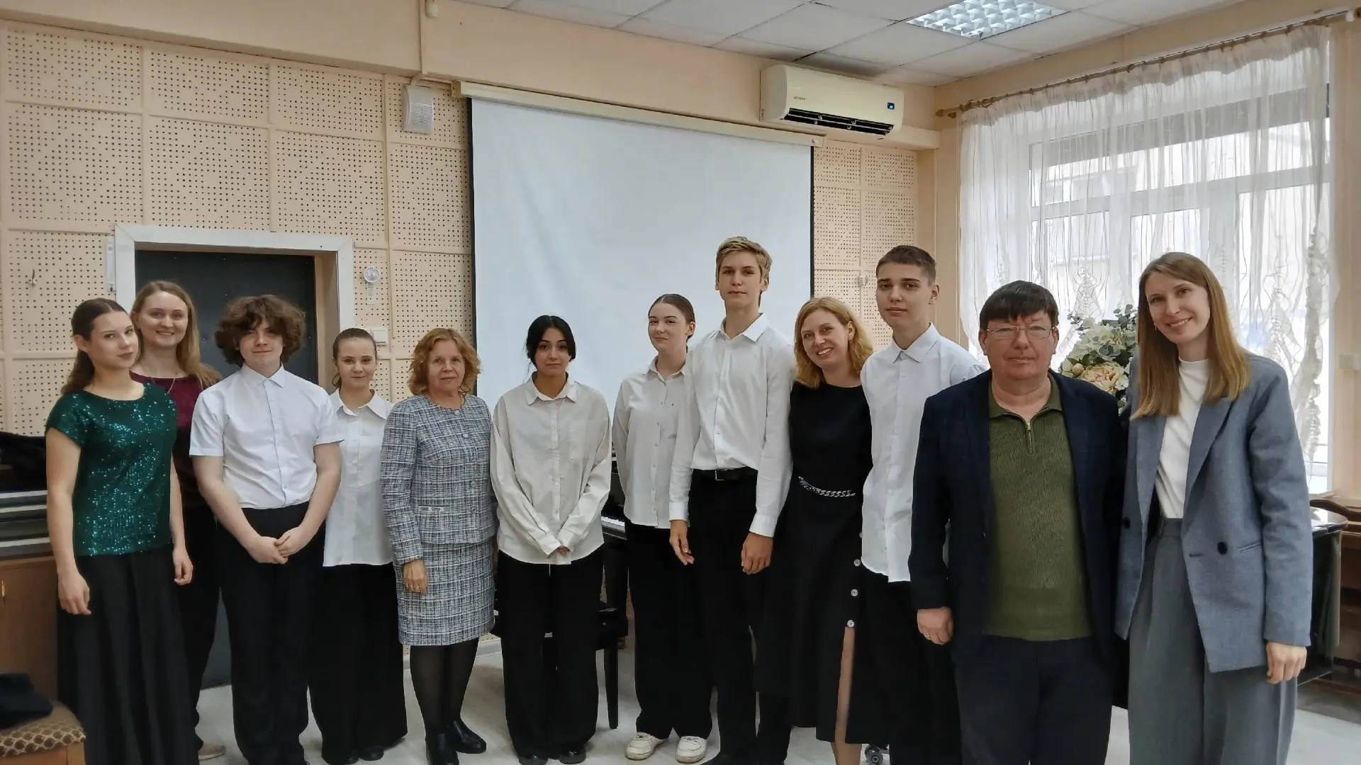 Поздравляем наших выпускников с успешной сдачей экзаменов по специальности и общему курсу фортепиано