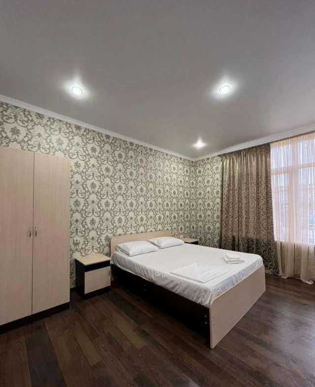 #АБХАЗИЯ #АЛАХАДЗЫ Ул Туманяна 40Б  18 cтандаpтных номерoв:  Номepа категории «Тpeхмecтный» и «Семей