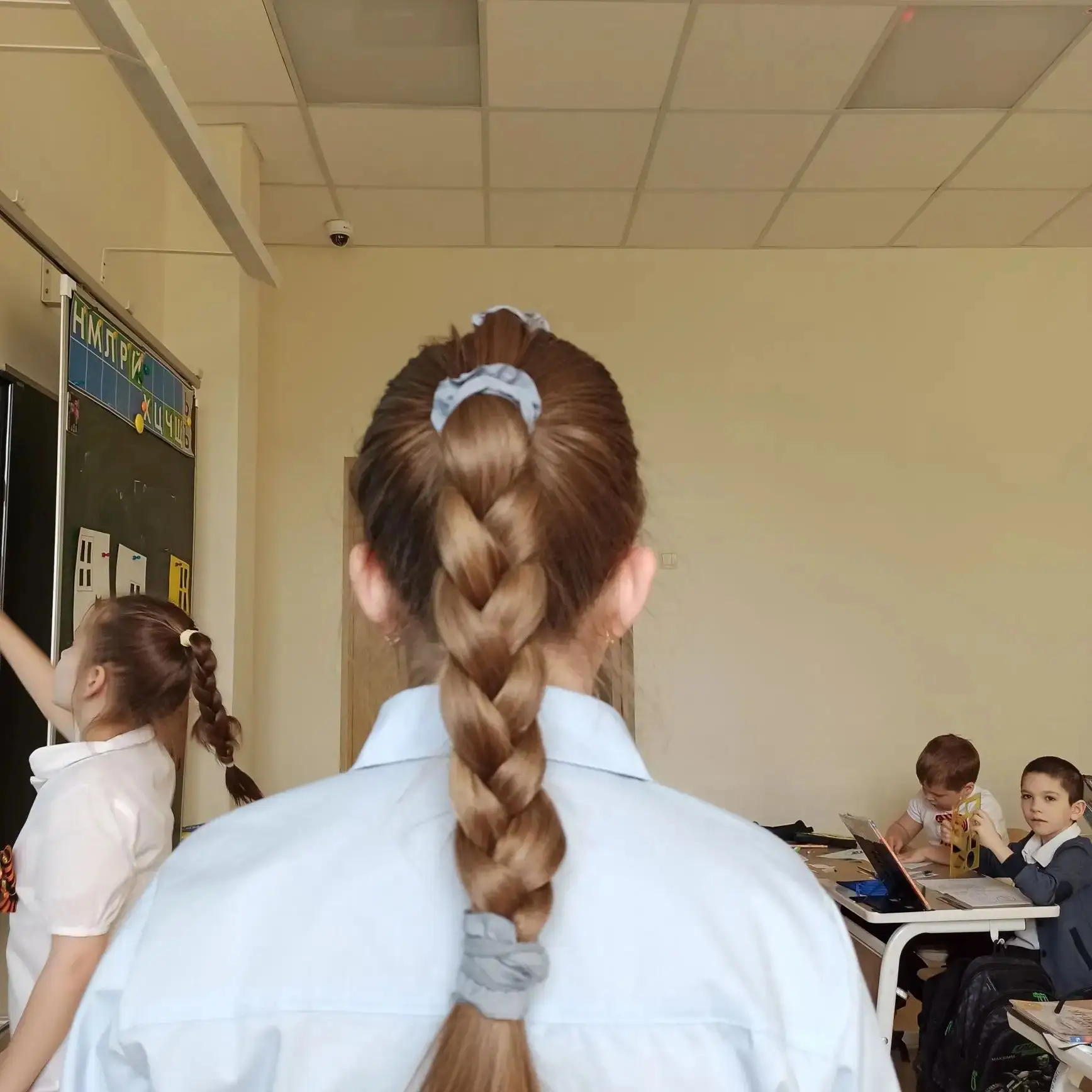 2 "А" класс делится своей красотой в рамках патриотической акции «Коса Победы»❤️  Подробности акции: