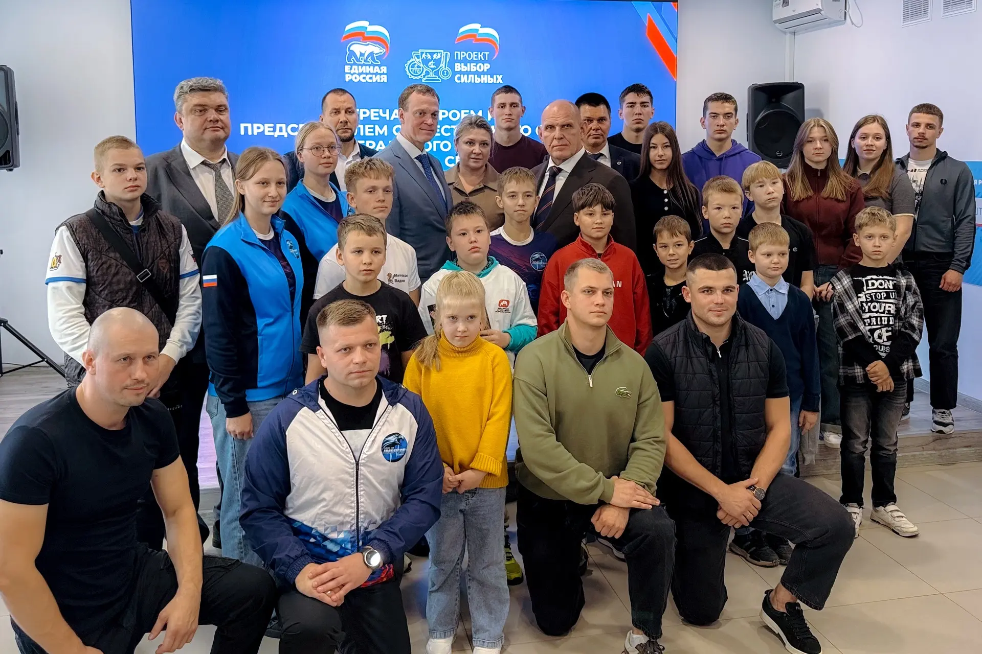 👥 Герой России, трёхкратный олимпийский чемпион Александр Карелин и секретарь реготдел...