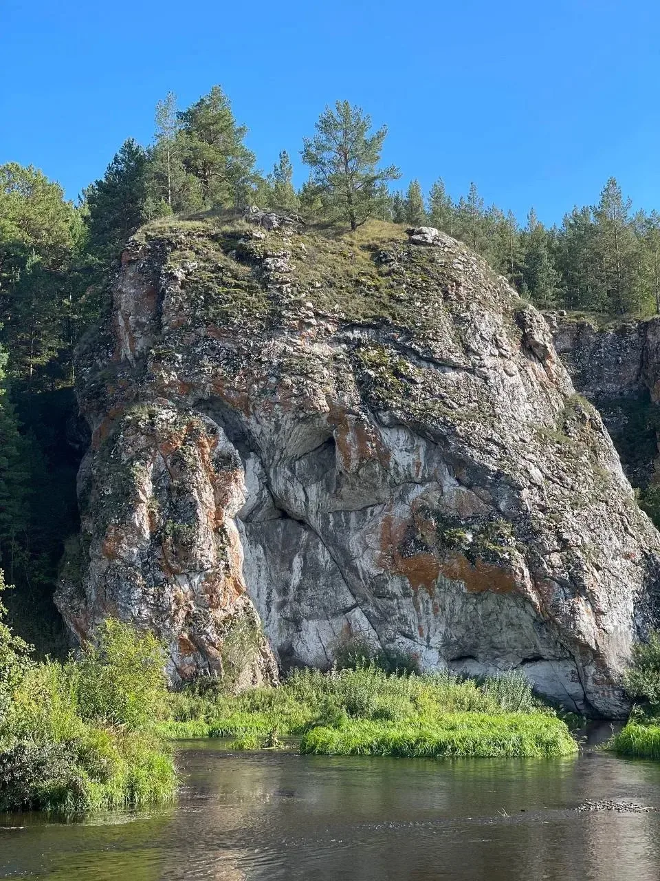🏔  Александрова скала, Артёмовский муниципальный округ
Свердловская область

📌 Эта скала известна 
