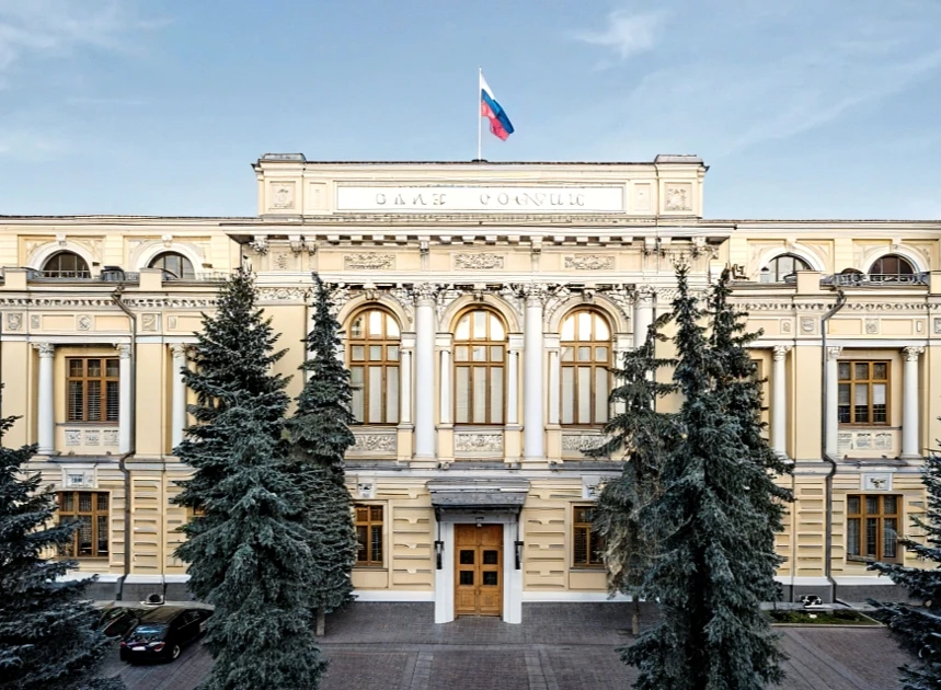 ЦБ РФ обновил свой прогноз по росту ипотеки на 2027 год до 7–12% (ранее – 10-15%).