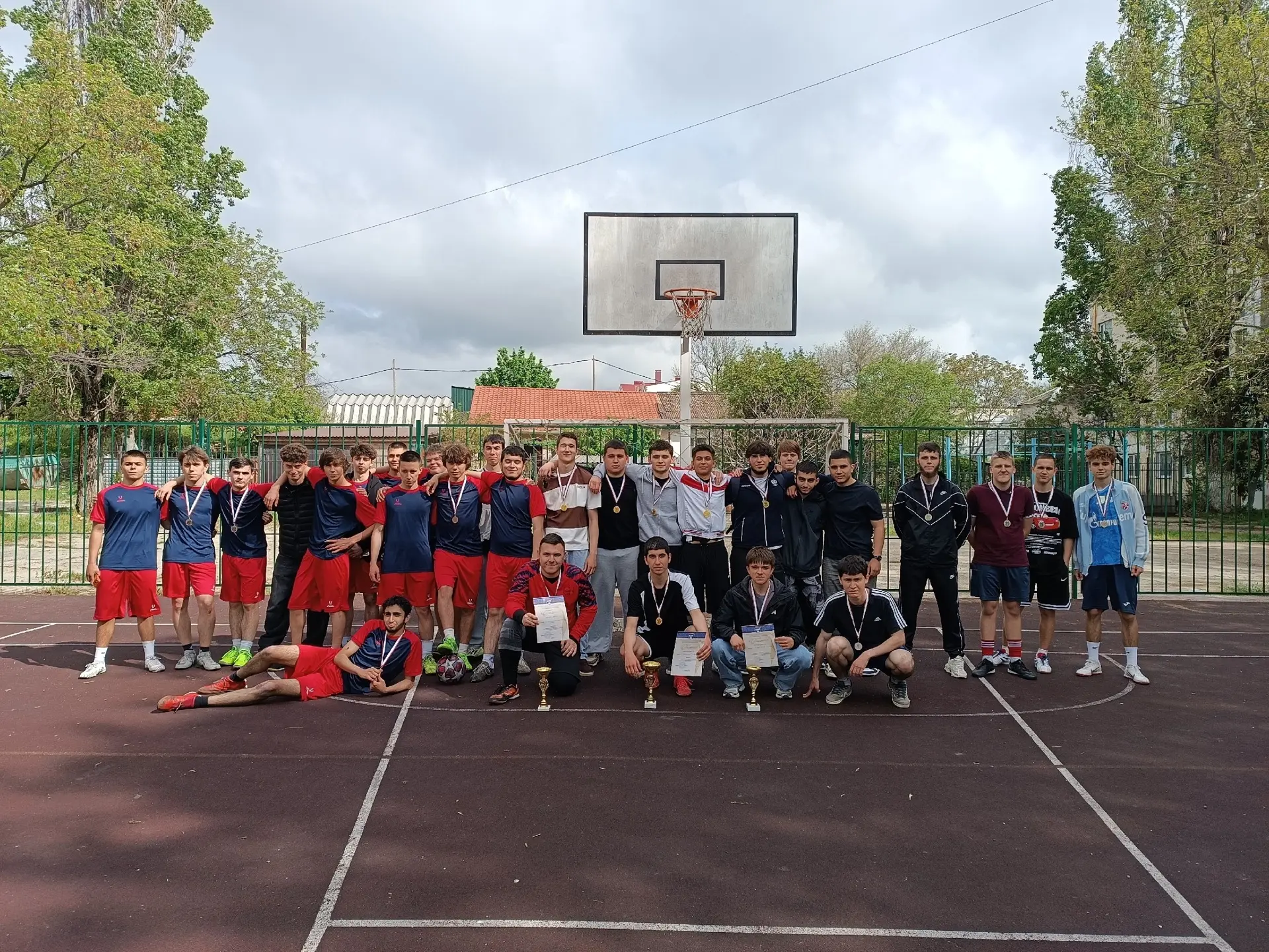⚽Обучающиеся Медицинского колледжа Ордена Трудового Красного Знамени Медицинского инсти...