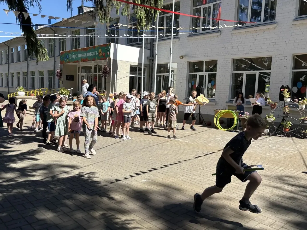 В лагере «Солнышко» прошли «Игры Единой Страны» 🌞

Сегодня в нашем школьном лагере «Солнышко» царил