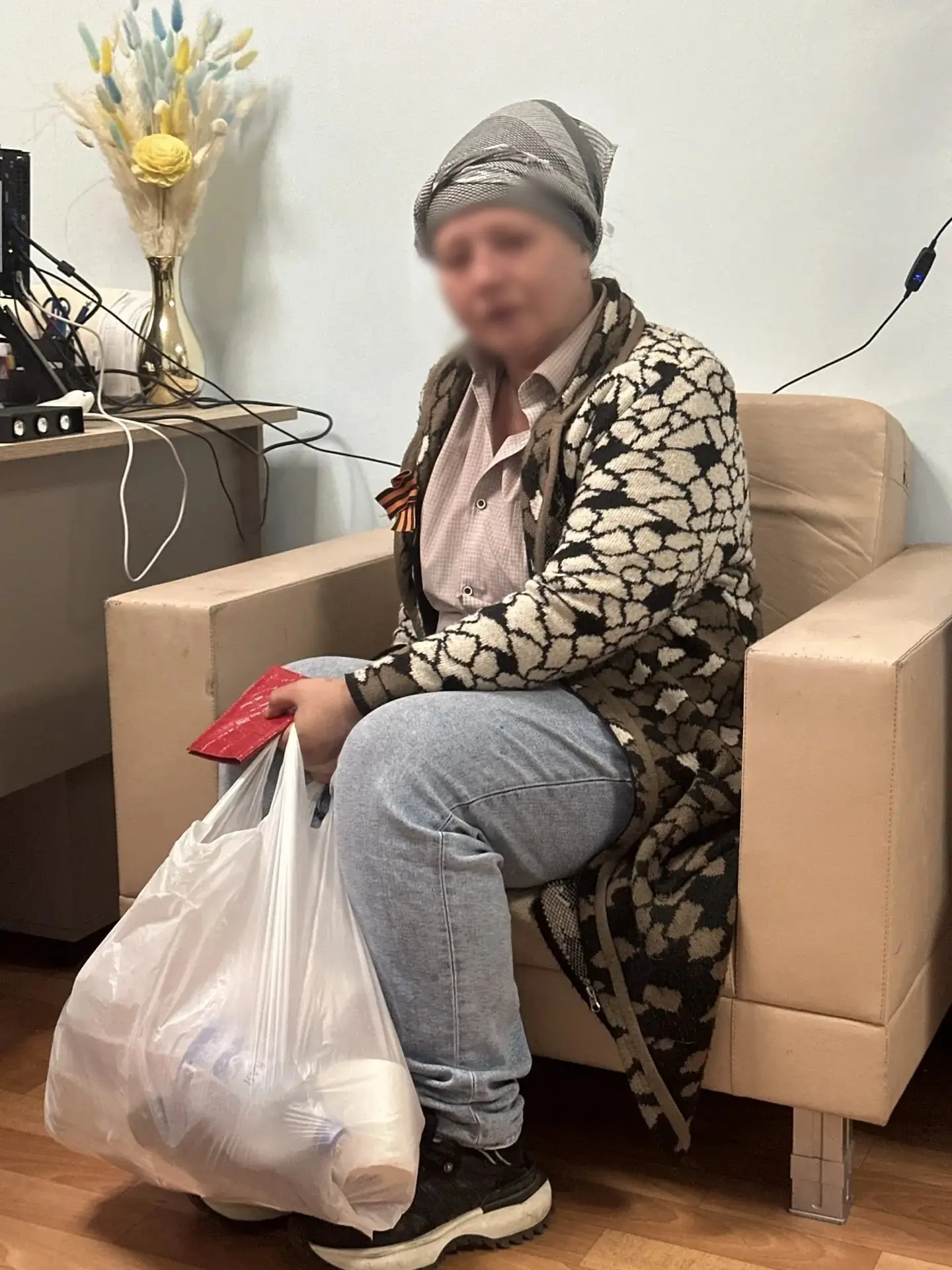Помогаем маме получить лечение и реабилитацию. 

Несколько месяцев мотивировали женщину обратиться з