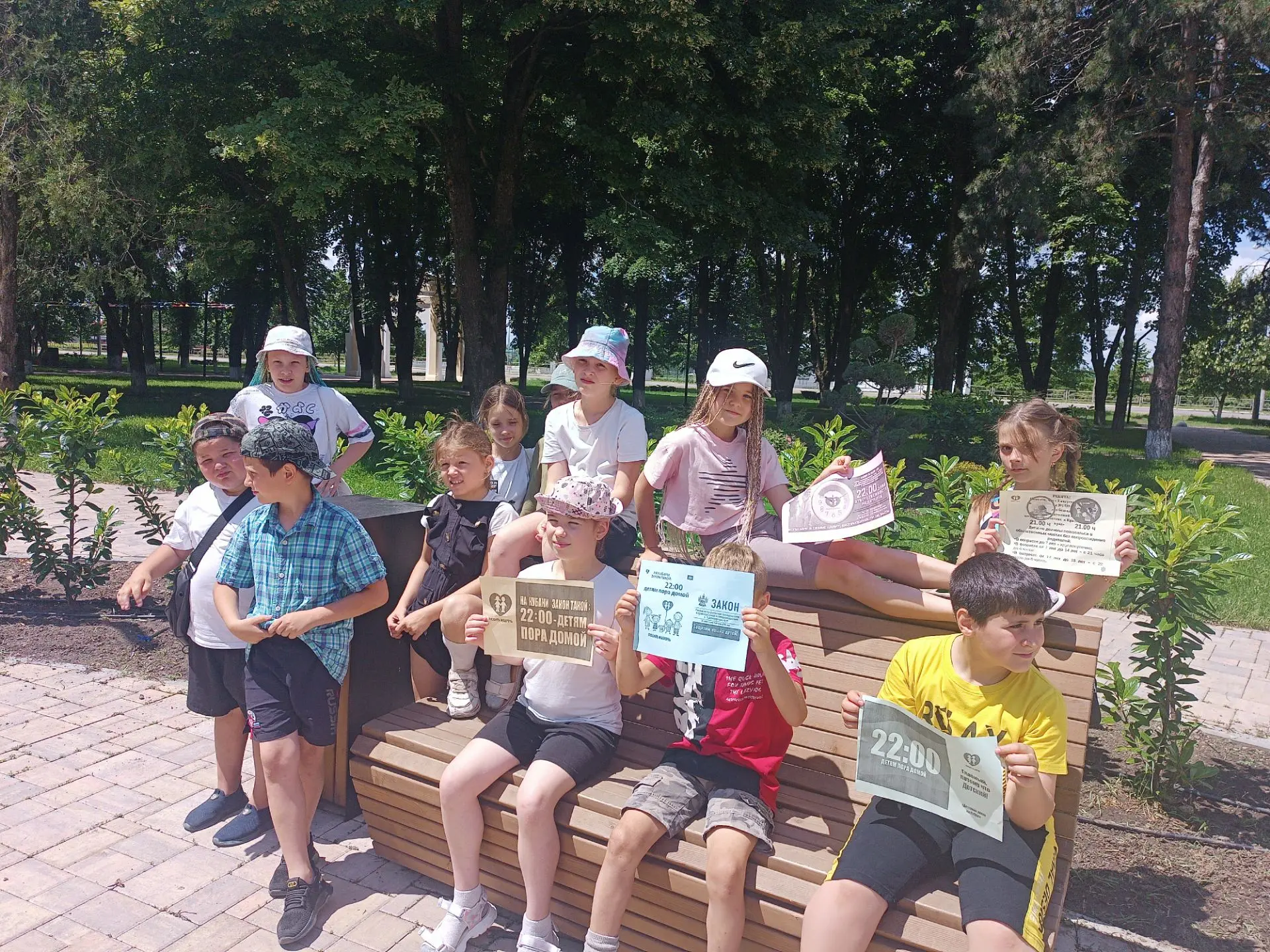 12 августа 2026 года сотрудниками Красносельской сельской библиотеки в центральном парк...