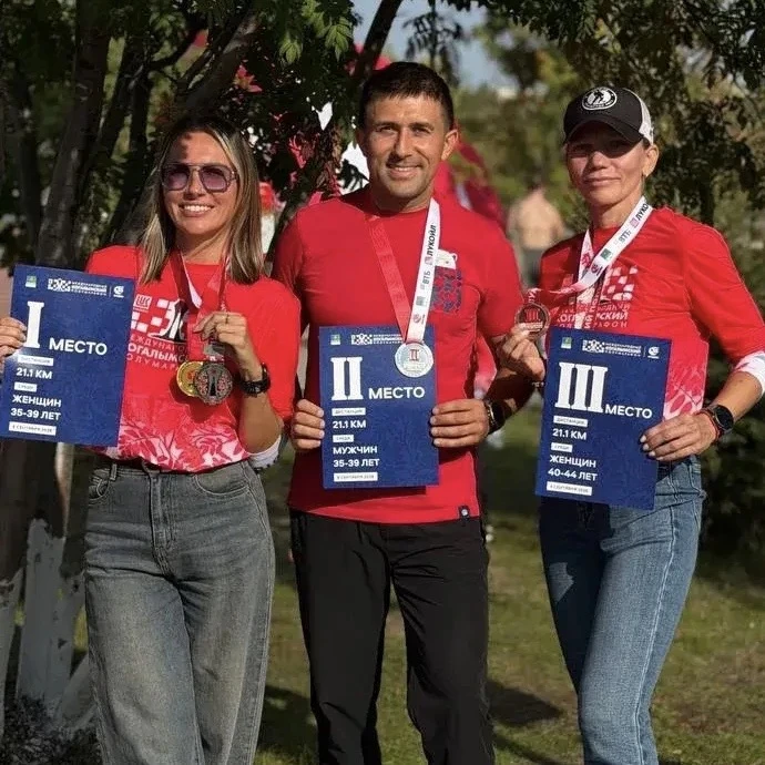 🏆 Ноябрьские бегуны взяли медали на Международном марафоне