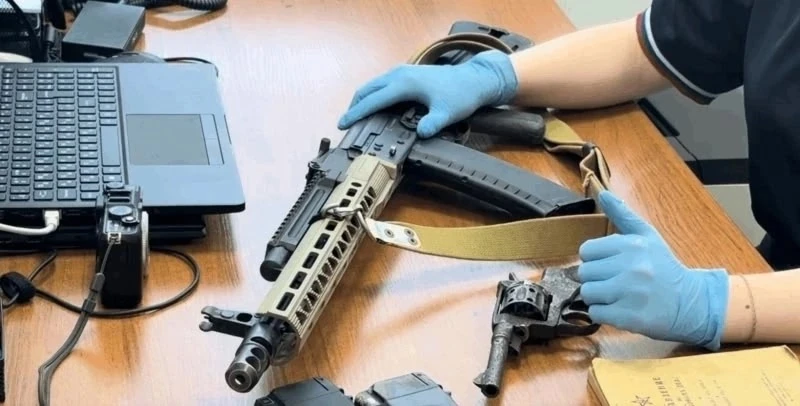 😱У жителя Южского района изъяли килограмм пороха и переделанный в боевой наган