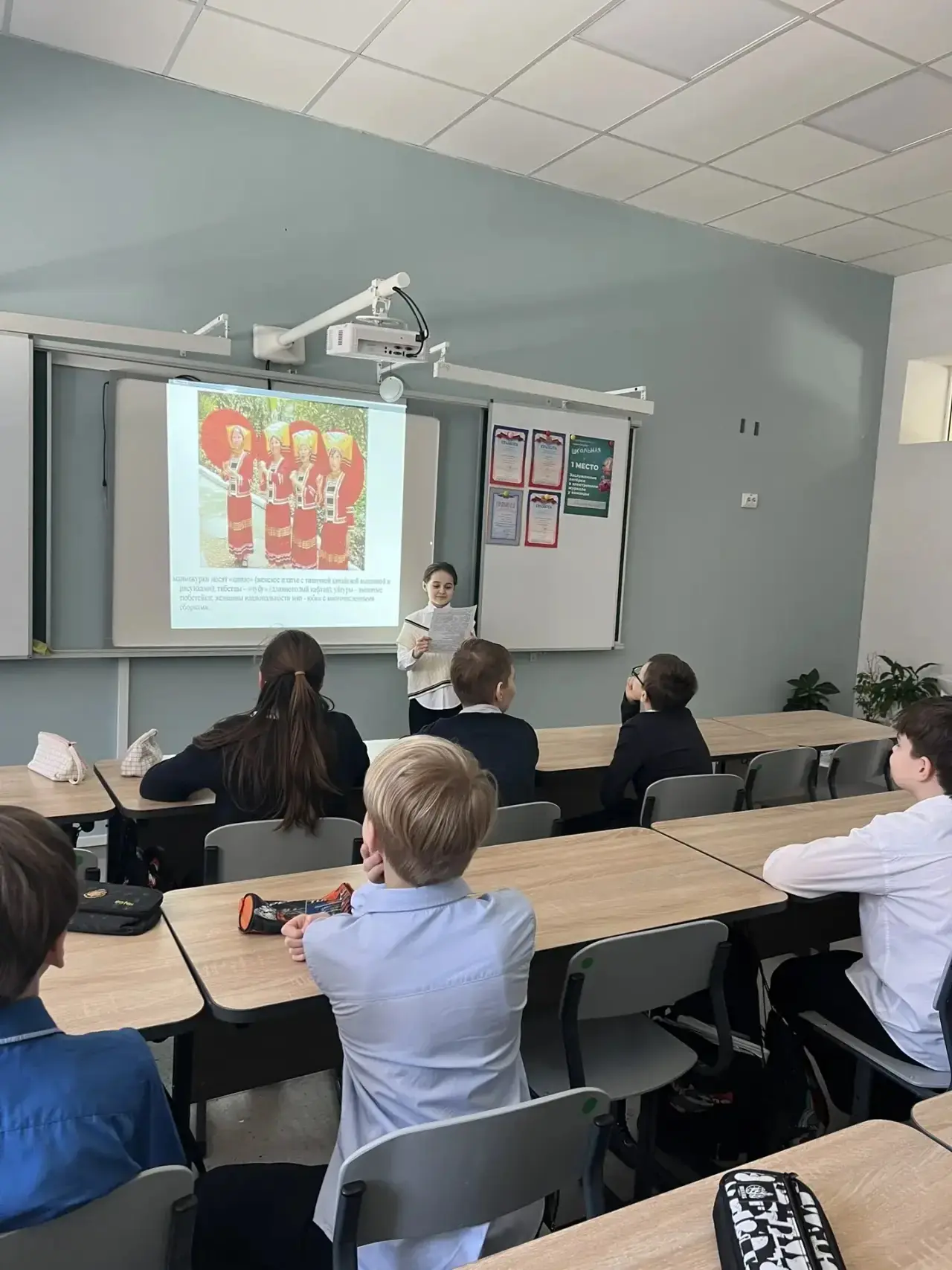 НАШИ #РабочаяСуббота #ИнтеллектуальныйДень   🇨🇳📚 В 5-м классе прошел необычный урок — интеллектуальн