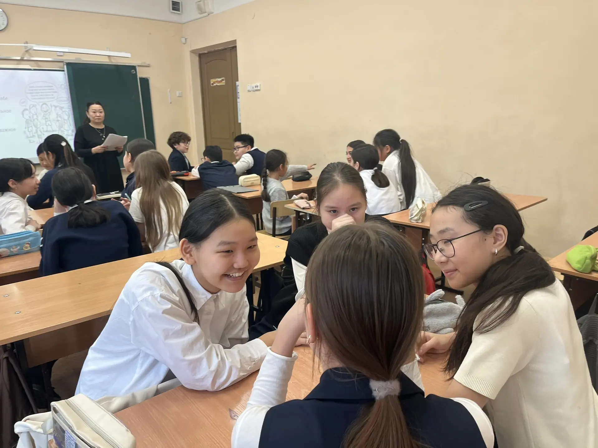 Первые шаги сделаны! 🚀  В 5 классе стартовала программа Седы Каспаровой.  В нашем 5г классе началась