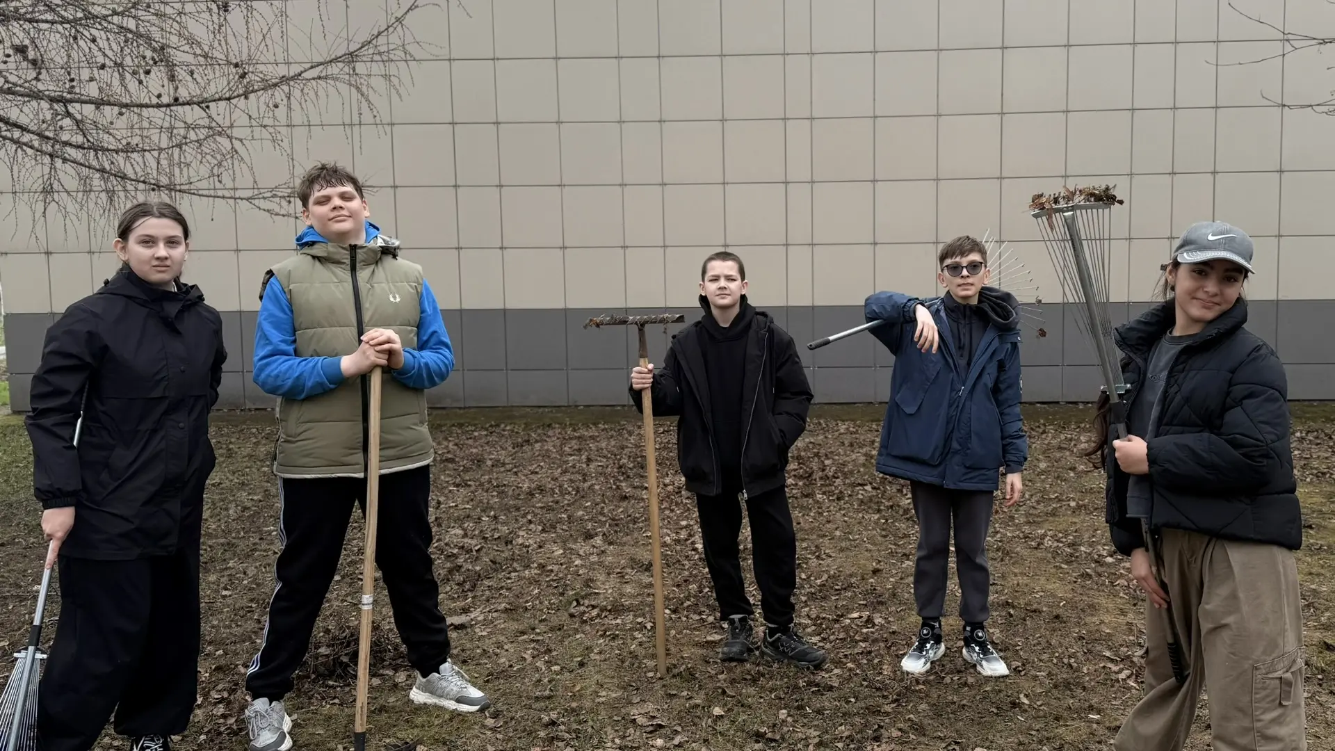 👦👧 Обучающиеся МБОУ СОШ №4 приняли участие во Всероссийской акции «Зелёная весна», посвящённой Всеми