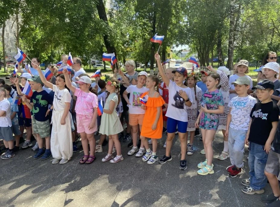 🎉 Концерт ко Дню России в нашем школьном лагере Лицея №28 "родные истоки": праздник патриотизма и т