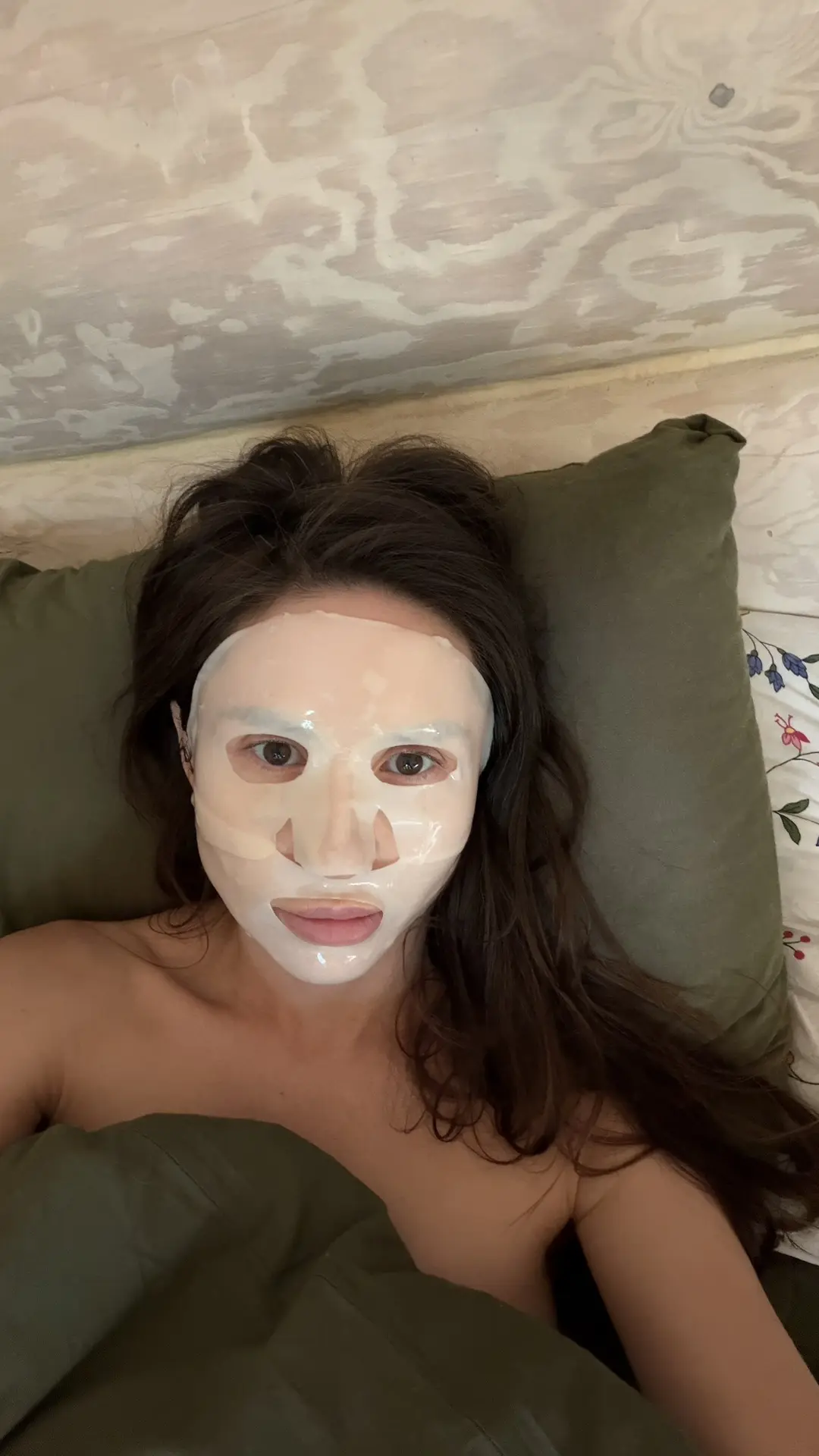 А можно сейчас всегда жить в бане 😹😹
Свежо, тишина , утром свет через сосны пробивается 🫶🏻

Добр