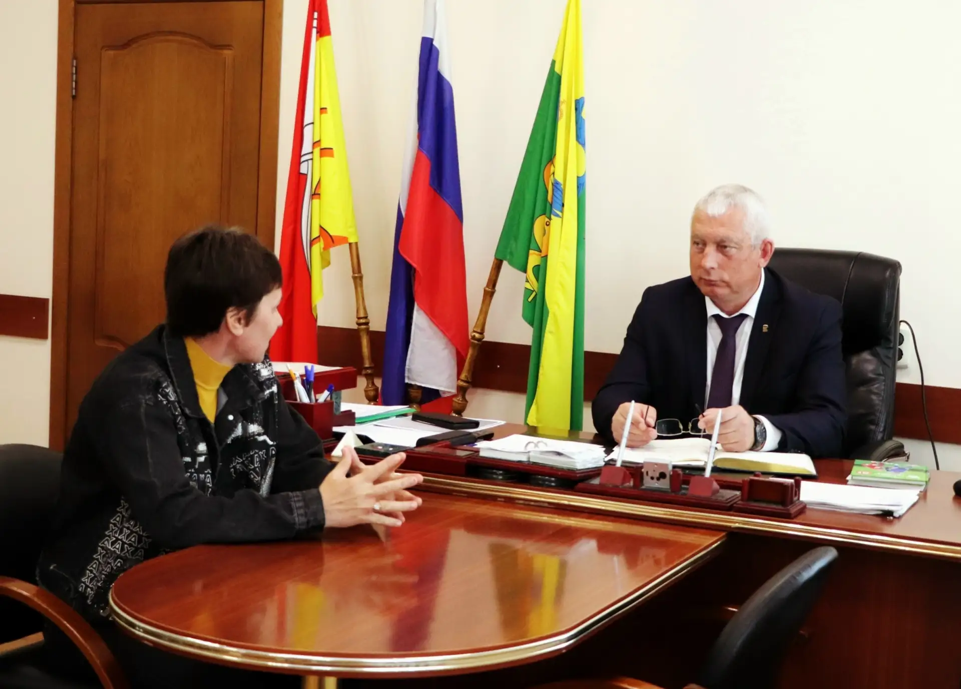 ✅ Сегодня главу Бутурлиновского района Александра Головкова с дружеским визитом посетила тренер Буту