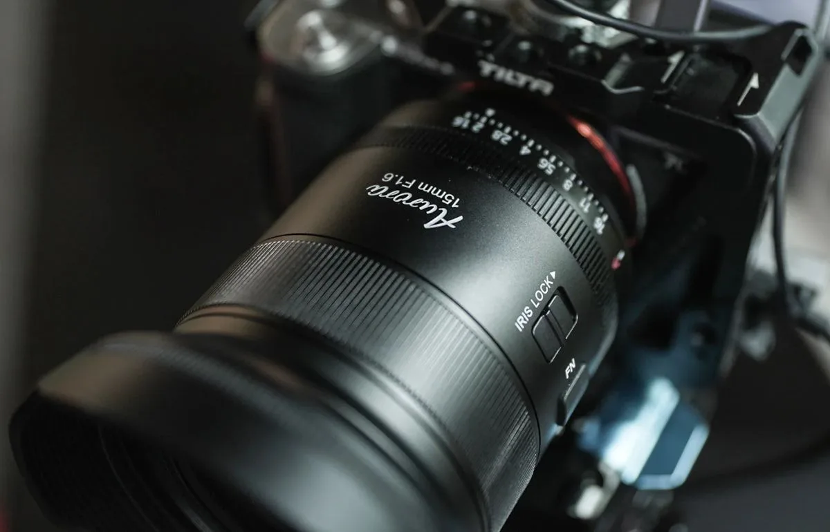 Sirui Aurora 15mm F/1.6 — сверхширик, у которого есть то, чего нет у конкурентов за 130...