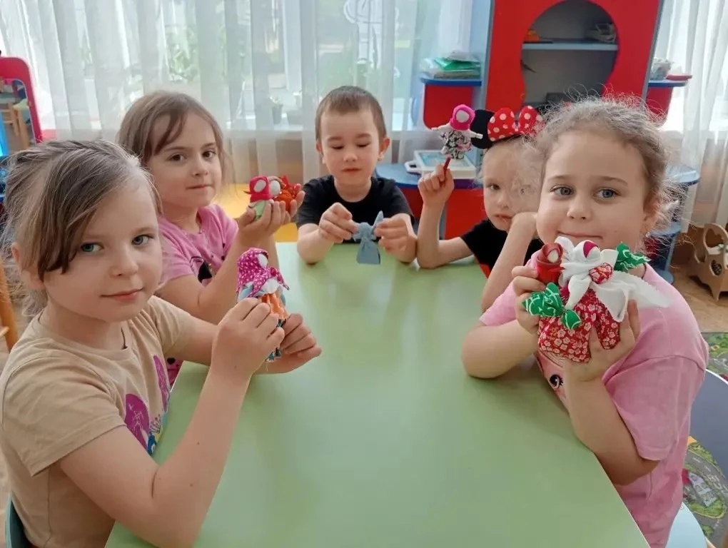 Сегодня, 14 мая в старшей группе "Ладушки" прошёл тематический день посвященный народны...