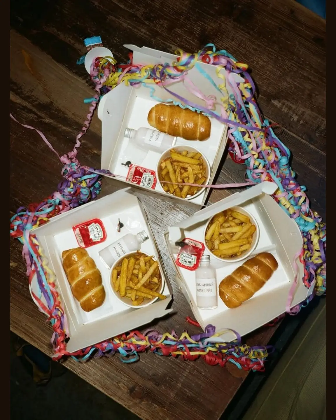 Рюмочной «Ипполит» — 5 лет! Команда запустила свою версию «хэппи мил» — Ippo Meal.  Внутри коробки —