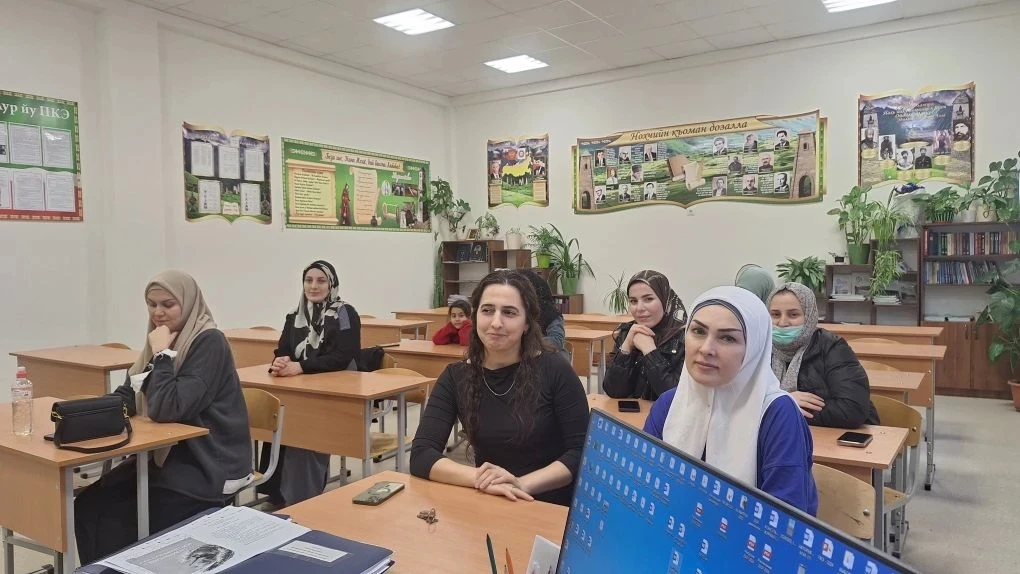 🏫В МБОУ «СОШ № 60» г. Грозного прошли классные родительские собрания, посвященные обес...