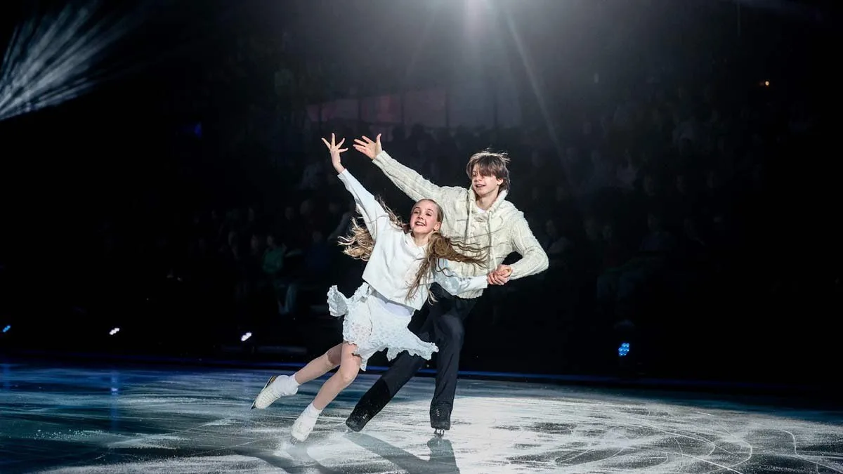 Russian Figure Skaters Fefelova and Valov Win ISU Junior Grand Prix Stage