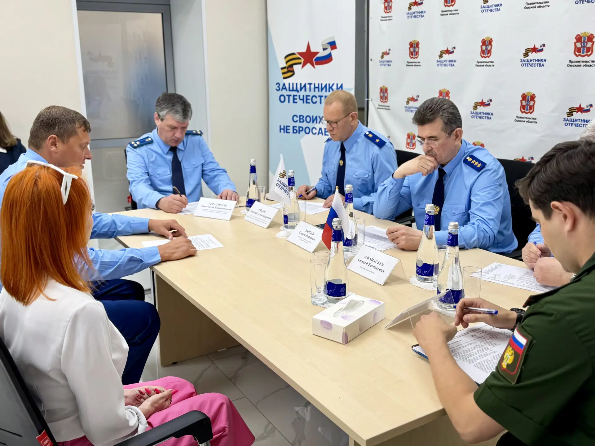 Заместитель Генпрокурора России Сергей Зайцев провел личный прием участников специальной военной опе