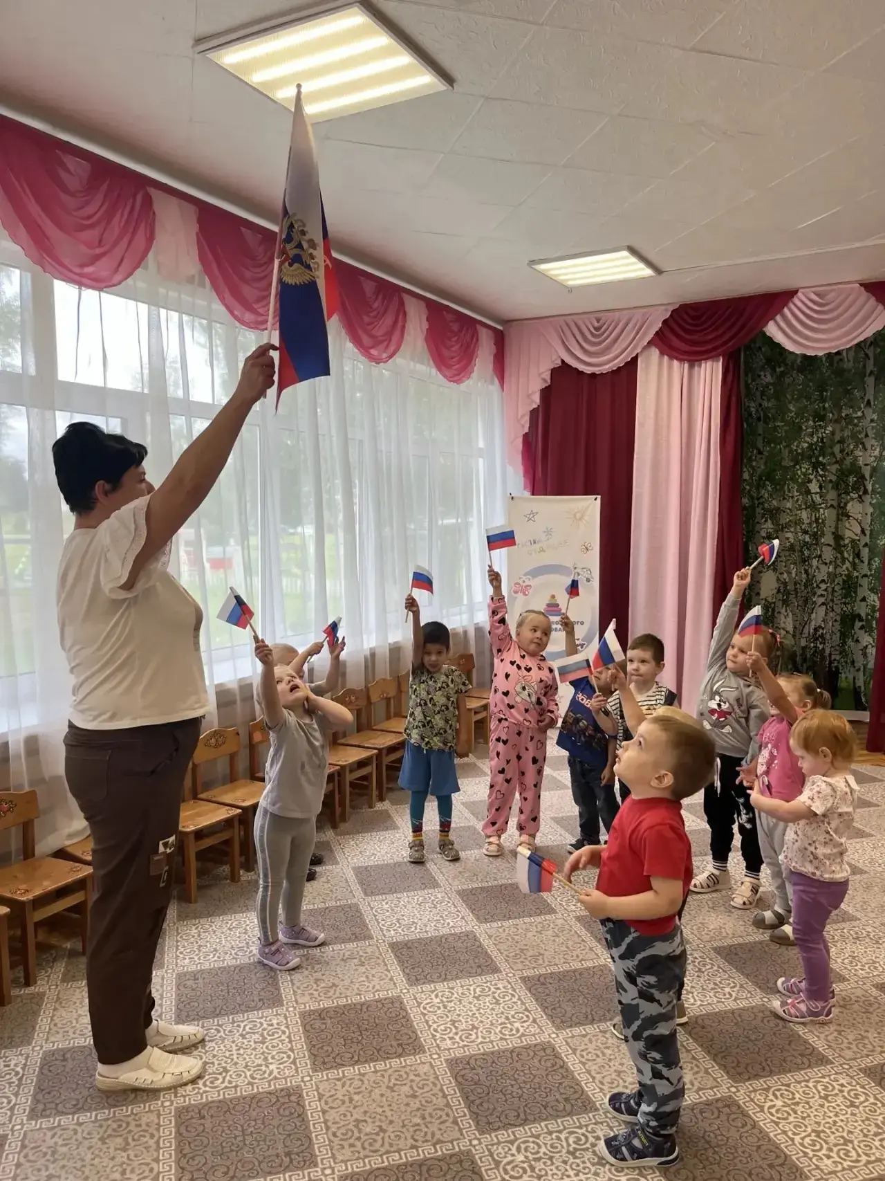 🇷🇺 Белый, синий, красный: День Государственного флага 🇷🇺