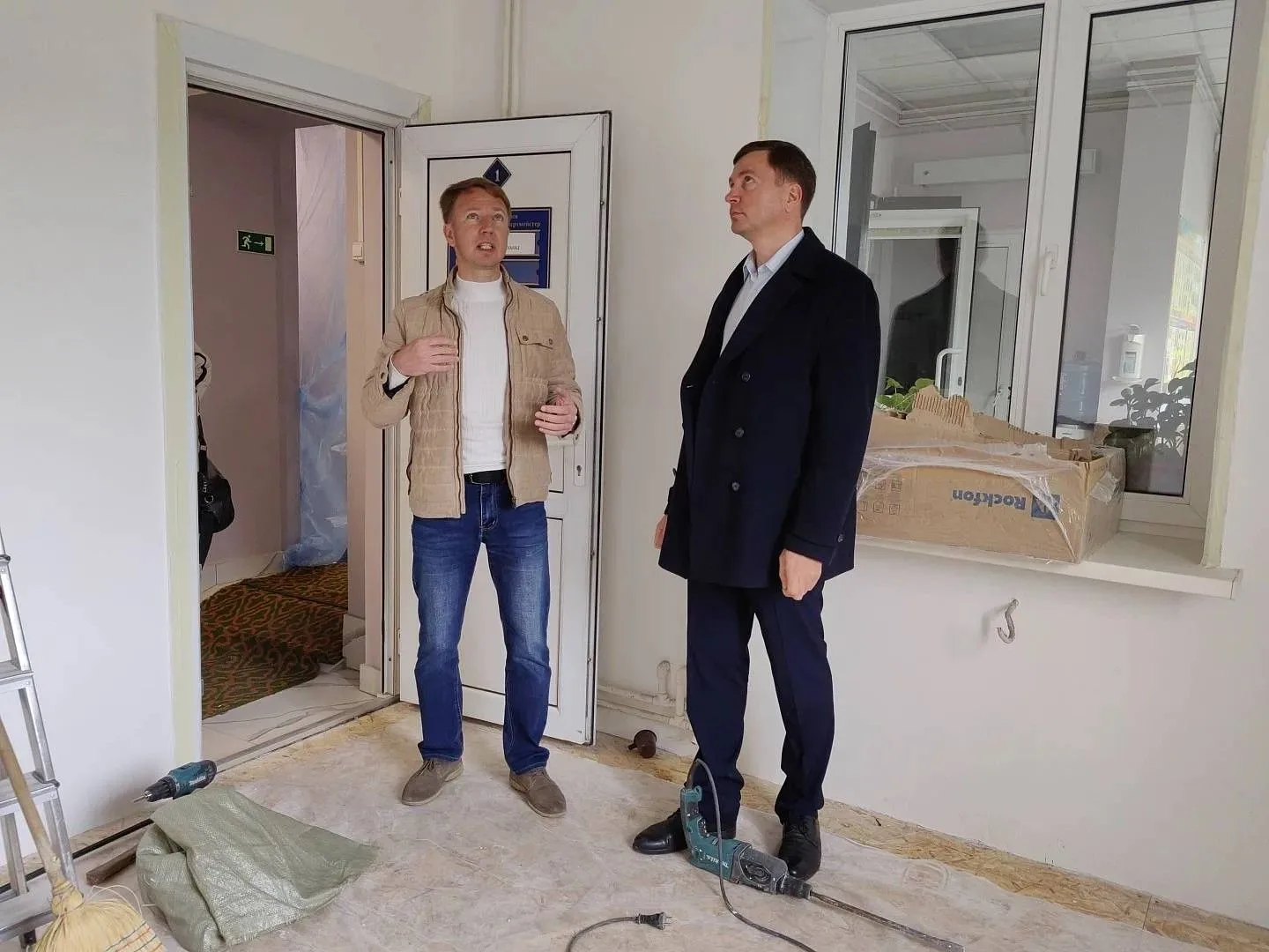 🏛Депутат Анатолий Кирносенко проверил ход ремонта детской музыкальной школы №1 в Петро...