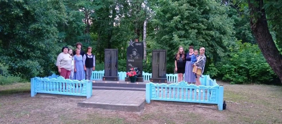В преддверии Дня памяти и скорби в с. Верхличи прошла акция                            ...