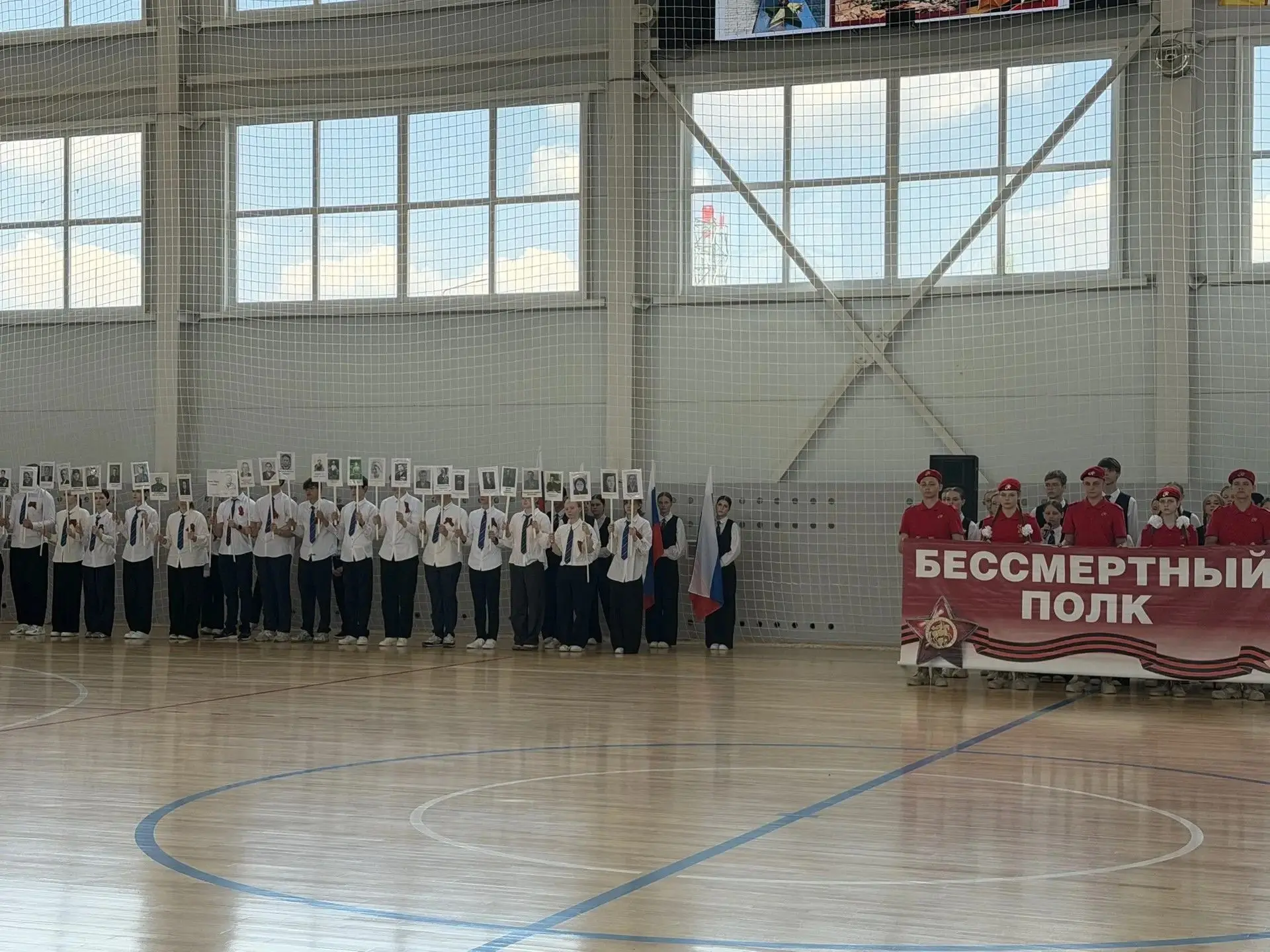 Приближается один из самых больших и светлых праздников – День Победы.  И сегодня в нашей школе прош