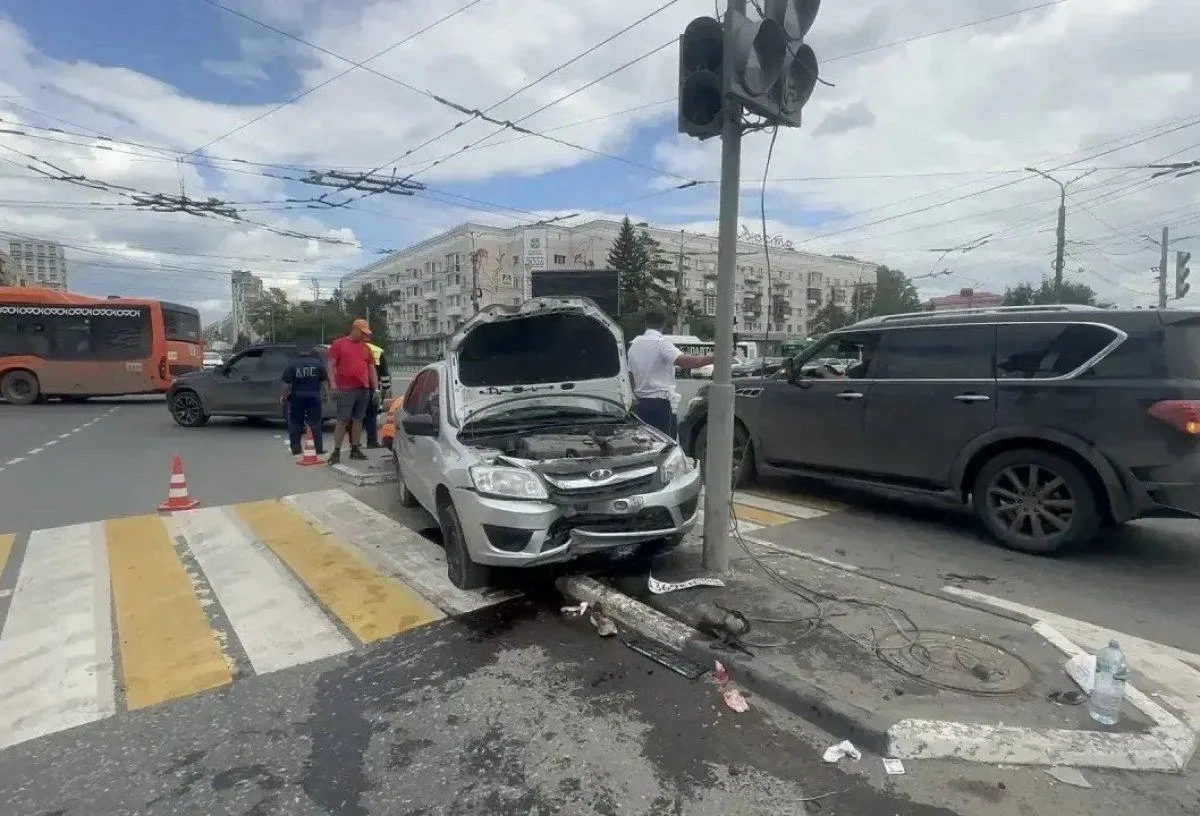 По словам мэра города, профильные службы держат ситуацию с ДТП на проспекте Маркса  на контроле. В с