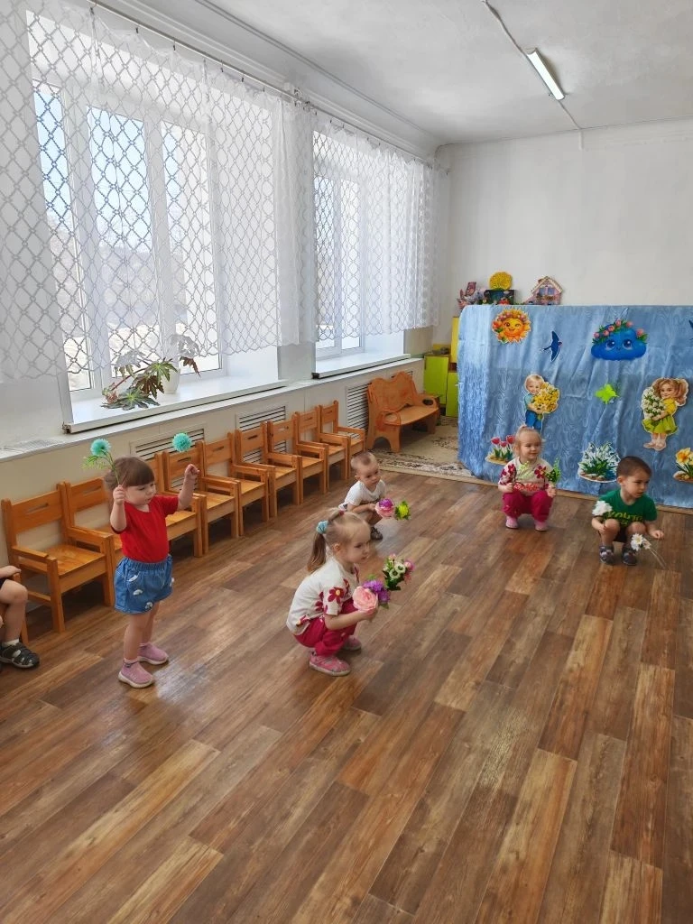 Во 2 группе раннего возраста прошел праздник-развлечение «Здравствуй, Весна-красна!»