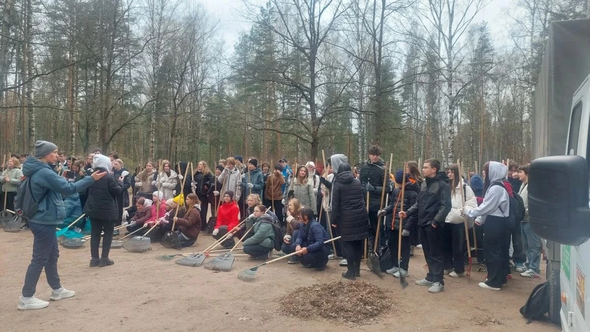 🌿 Наши ребята – в экопатруле!  В рамках Весенней недели добра в парке Сосновка прошла акция «Экопатр