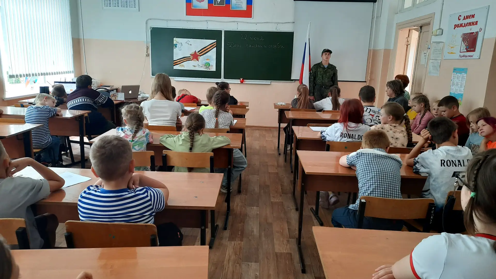 Летний лагерь дневного пребывания детей. День восемнадцатый. Свеча памяти - символ единства и скорби