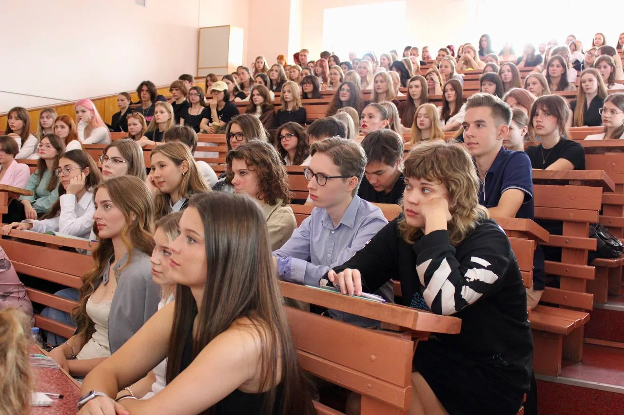 ⭐️ Дорогие первокурсники, добро пожаловать на факультет журналистики РГГУ!