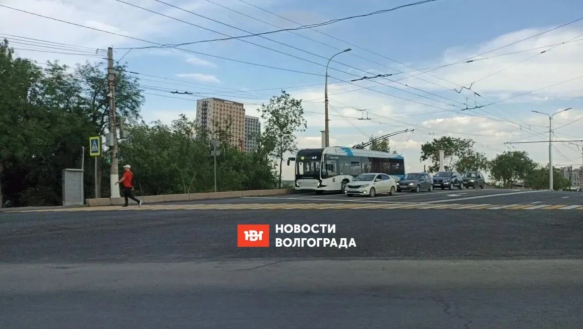 Мост на Тулака открыли в Волгограде раньше срока
 
Волгоградцев удивили ранним открытием путепровода