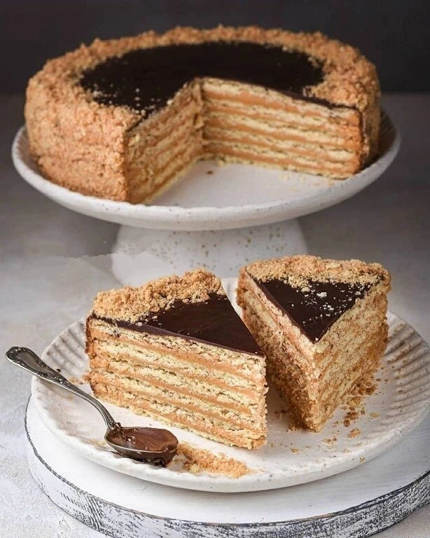 ПЕСОЧНЫЙ ТОРТ СО СГУЩЕНКОЙ 😋⠀