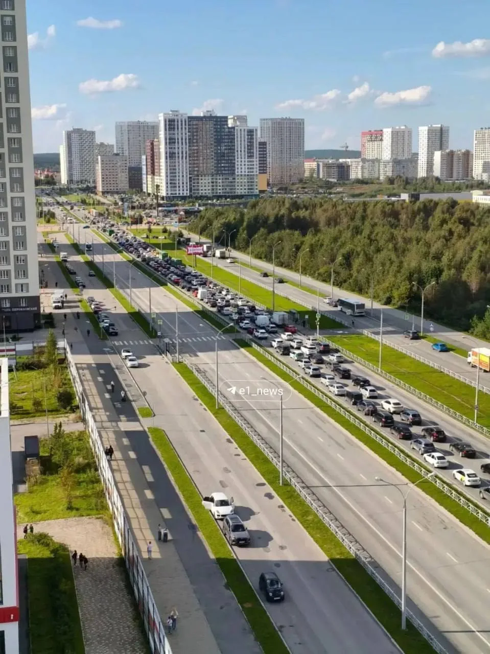 В Екатеринбурге вновь обсуждают ситуацию с топливом: на некоторых автозаправочных станц...