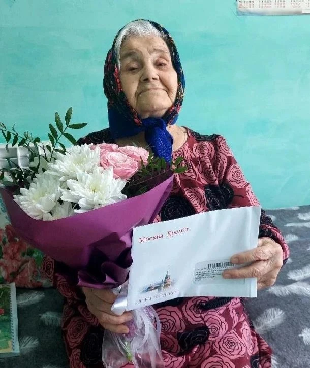 Жительнице Викуловского округа Степановой Антонине Алексеевне исполнилось 93 года

По моему поручени
