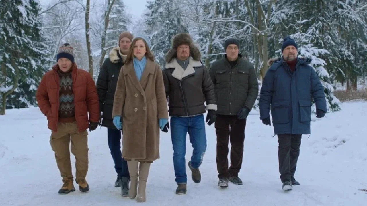 Πaпaши  Жанр: #комедия #мелодрама #детектив   В маленький городок Старолесск въезжают машина скорой 