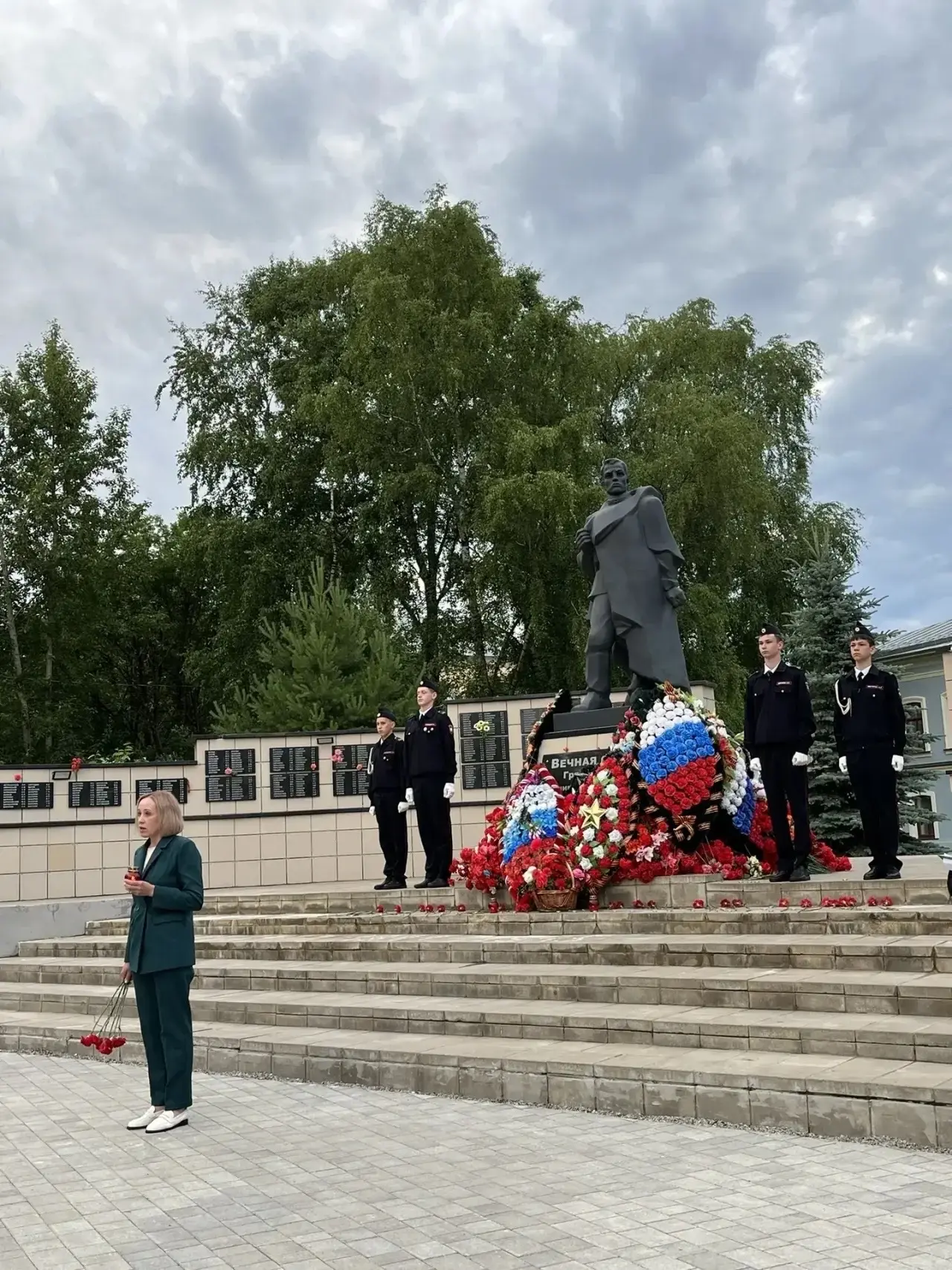 Через года, через века - помните!
⁣
Ровно в 4.00 в Грязовецком округе зажглись свечи в память обо вс