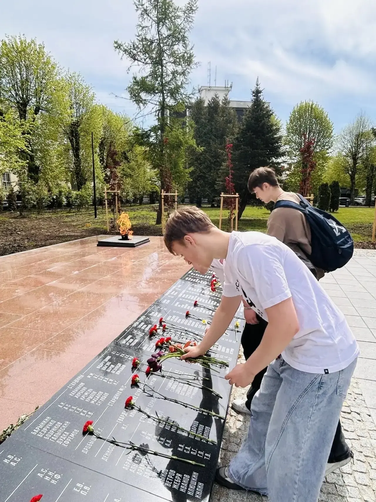 Никто не забыт, ничто не забыто. 🇷🇺  6а,8в, 9б классы  совершили важное дело — посетили Мемориальный