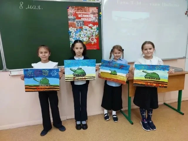 💢 Рисуем танк Победы  🔹 В преддверии празднования Дня Победы участники кружка дополнительного образо