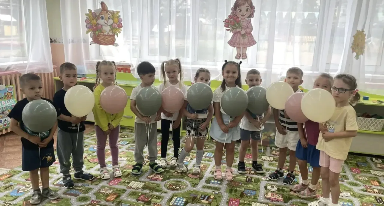 Дорогие наши родители! 🌸

Поздравляем вас с Днем семьи, любви и верности! Семья — это то место, где