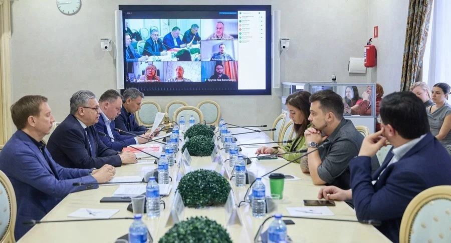 Рифат Сабитов заявил о необходимости развития отечественных нейросетей

В Общественной палате РФ сос