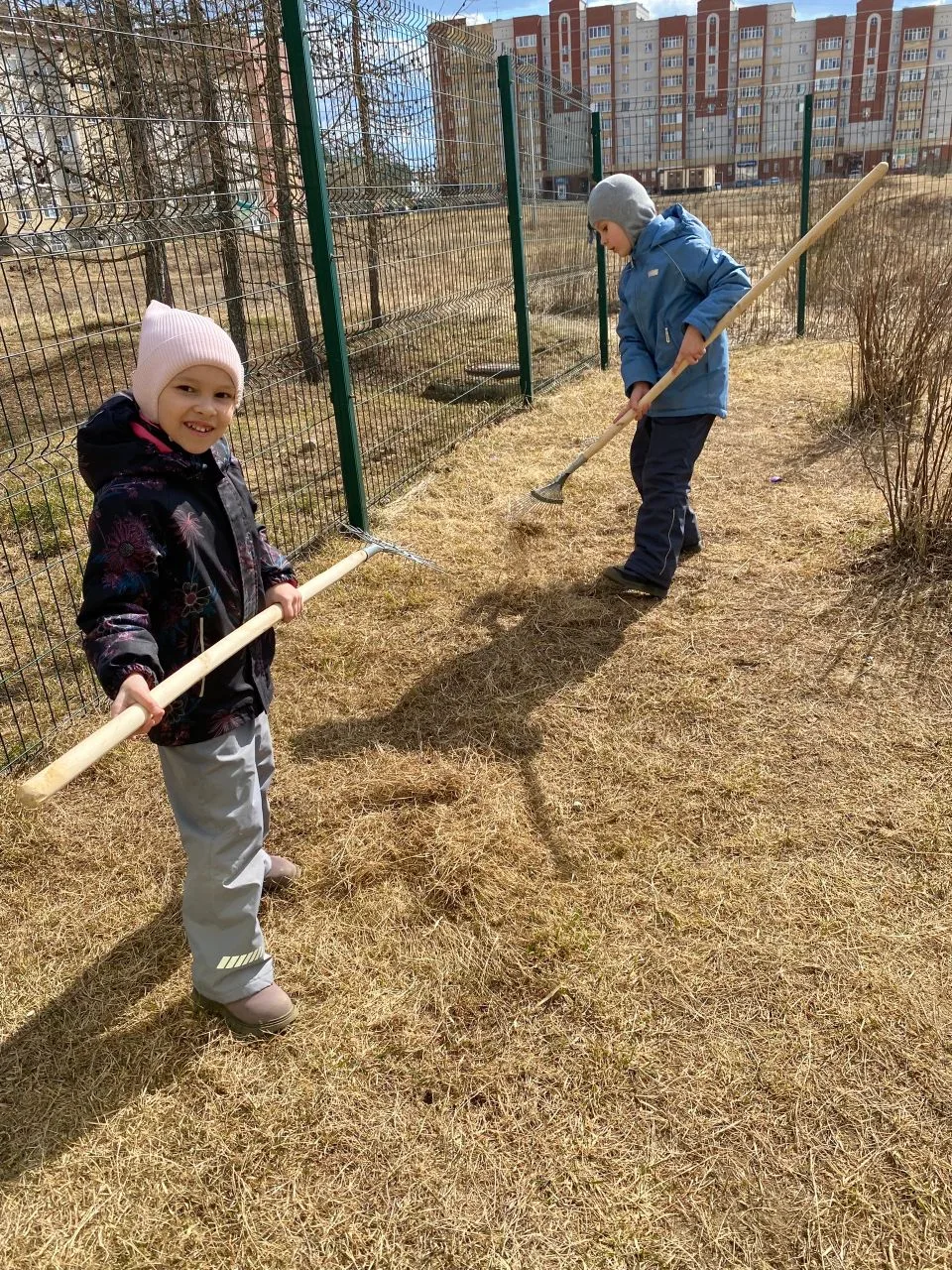 ✨ Субботник в «Семицветике» прошёл на ура! ✨

Дети, родители и сотрудники объединились, чтобы навест